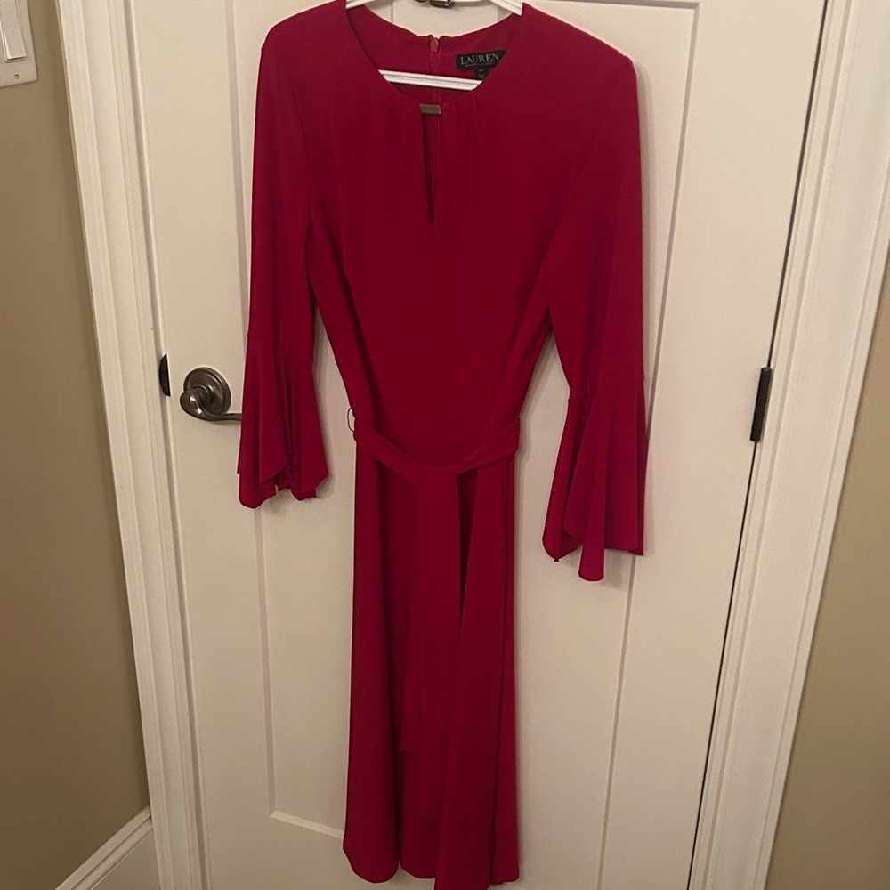 Sexy Lauren Ralph Lauren Red Flowy Sleeve Dress, size 10